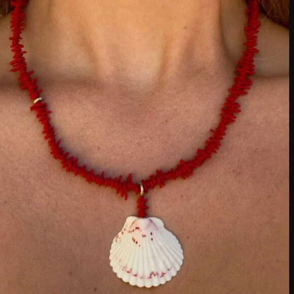 Handmade red coral beads, freshwater pearls and scallop necklace - Picture 10 of 13